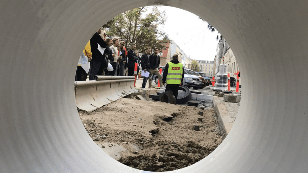 Samarbejdet mellem private firmaer og Frederiksberg Kommune har resulteret i helt nye, innovative løsninger, der mindsker risikoen for oversvømmelser i byen.